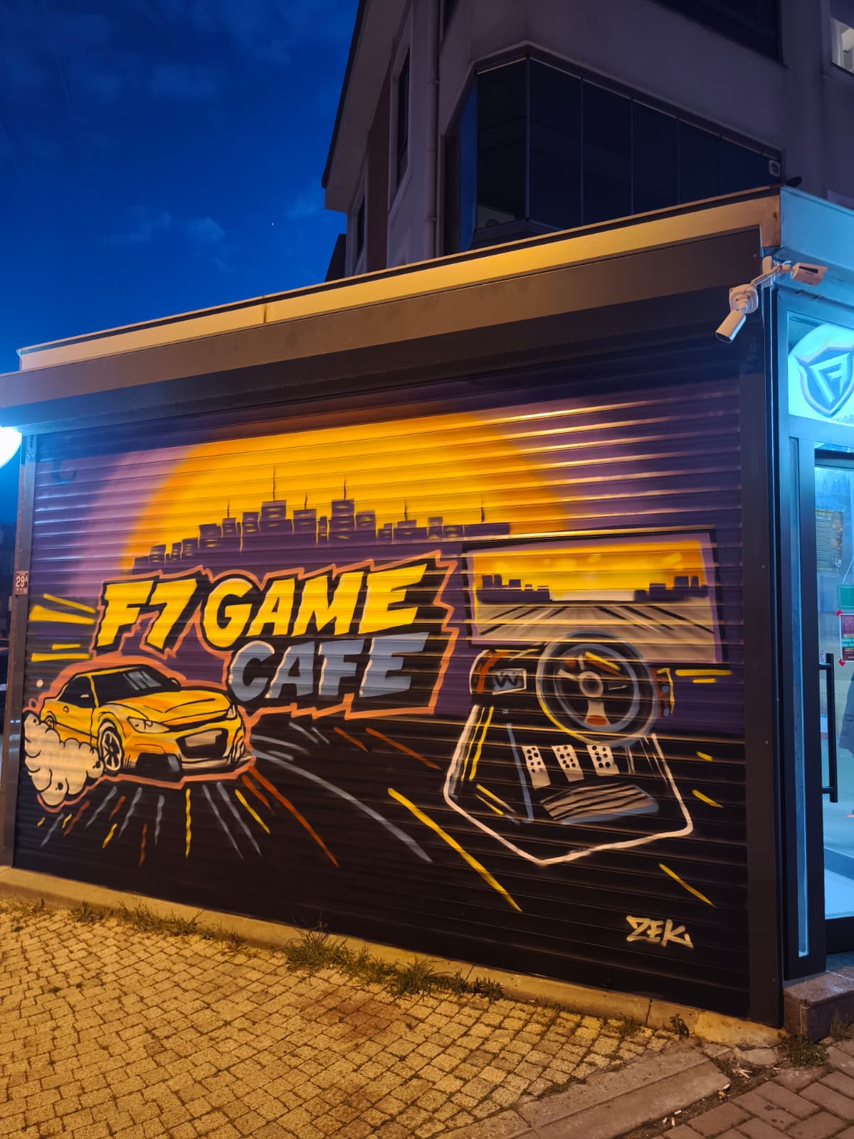 F7 Game Cafe - 6